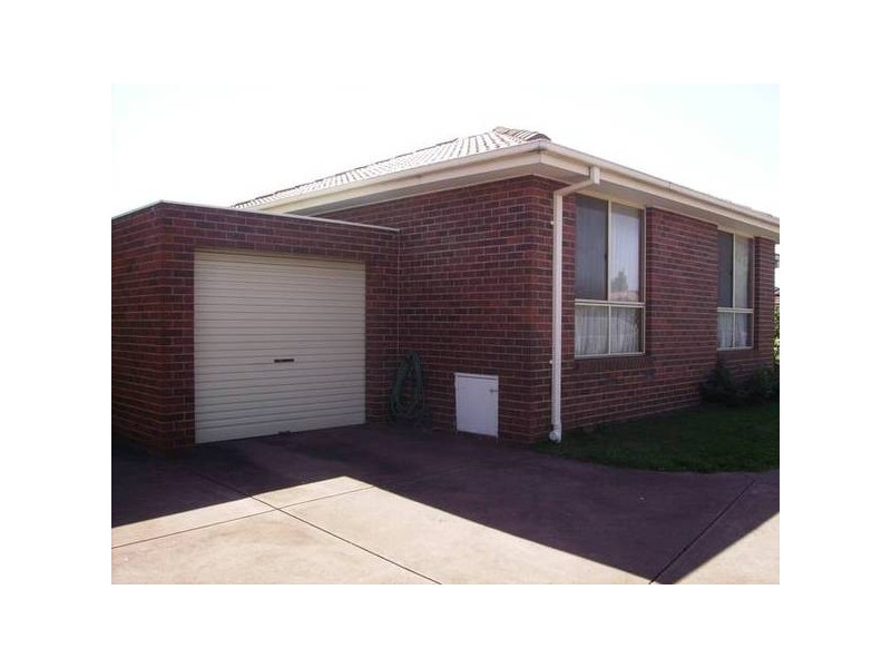 1/2 Bramwell Close, Endeavour Hills VIC 3802