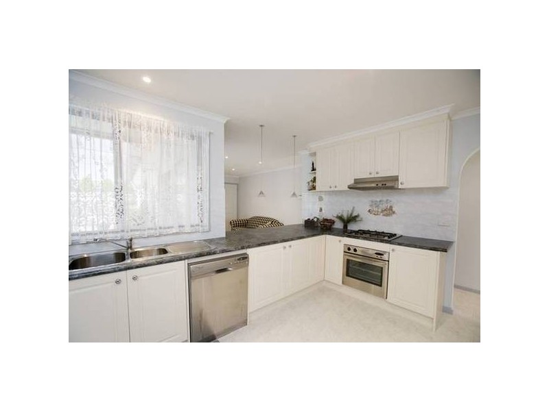 7 Hughes Close, Endeavour Hills VIC 3802