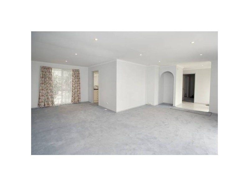 7 Hughes Close, Endeavour Hills VIC 3802