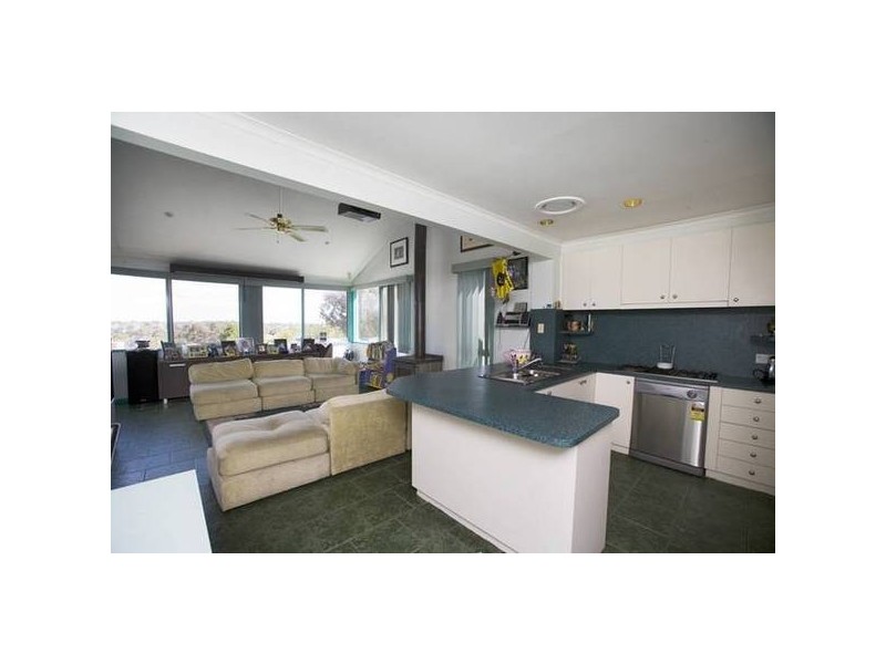 75 William Hovell Drive, Endeavour Hills VIC 3802