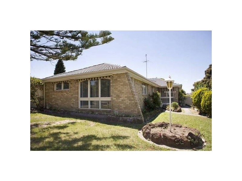 8 Matthew Flinders Avenue, Endeavour Hills VIC 3802