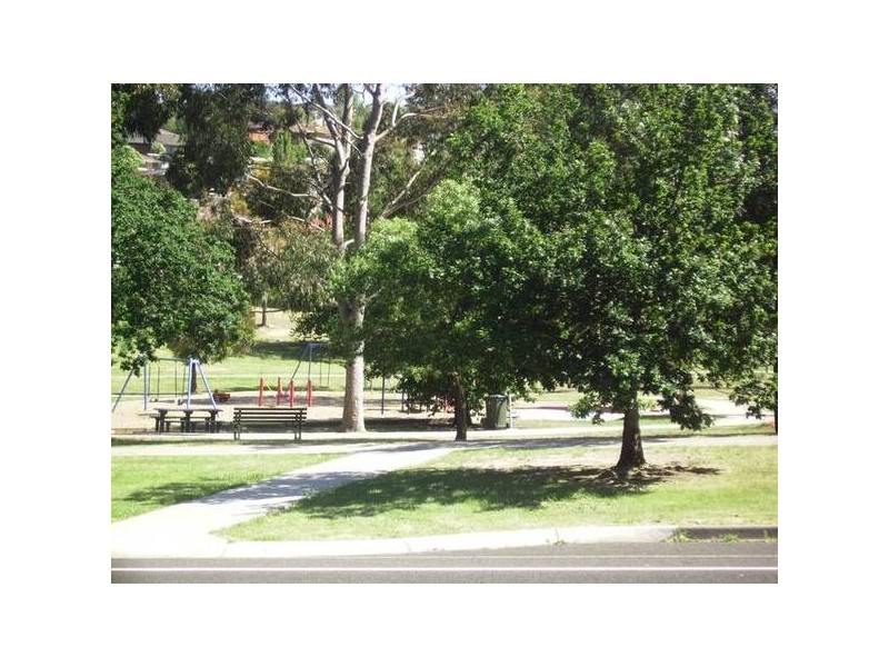 236 James Cook Drive, Endeavour Hills VIC 3802