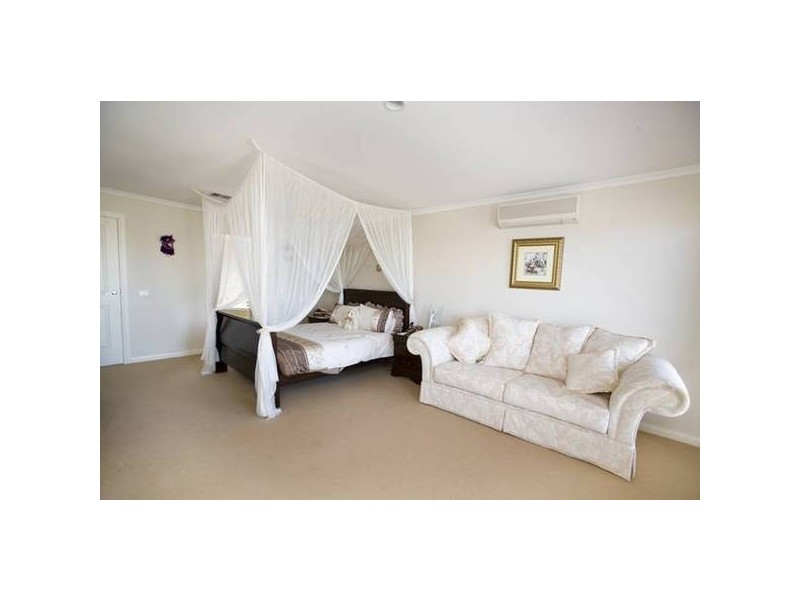 9 Parramatta Place, Berwick VIC 3806