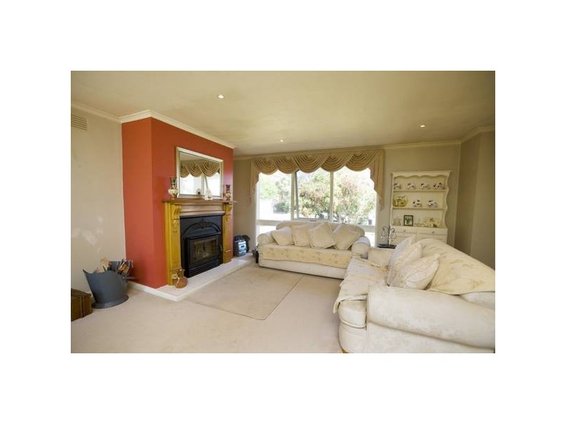 6 Gracilis Court, Endeavour Hills VIC 3802