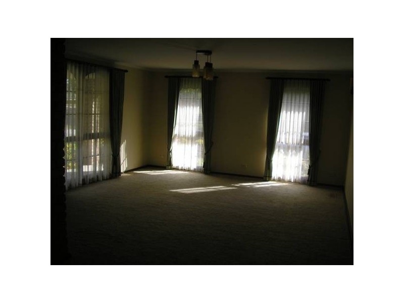 5 WINTERS LANE, Narre Warren VIC 3805