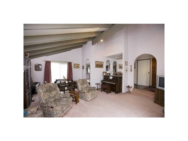 20 Denton Drive, Endeavour Hills VIC 3802