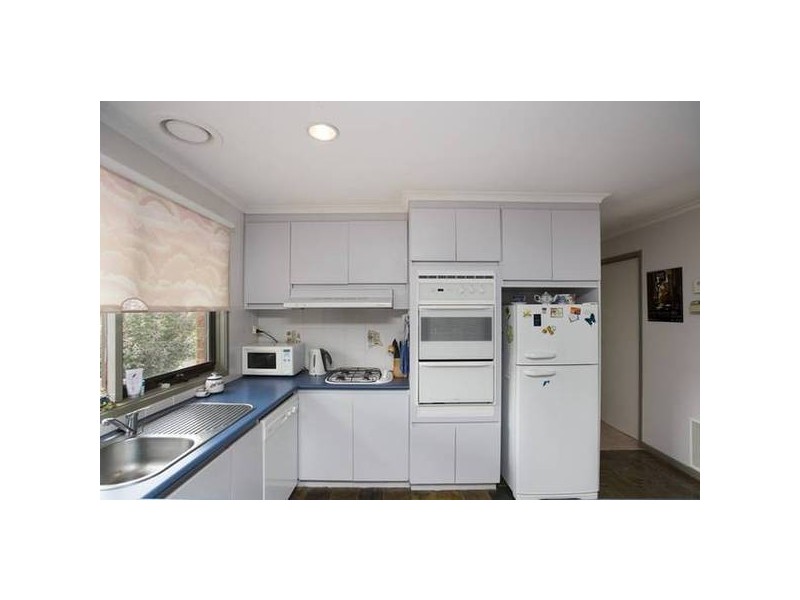 20 Denton Drive, Endeavour Hills VIC 3802