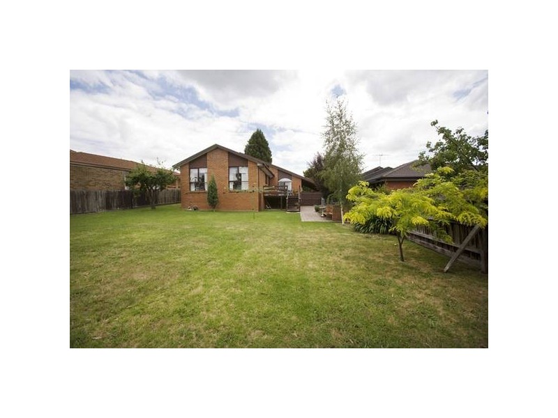 20 Denton Drive, Endeavour Hills VIC 3802