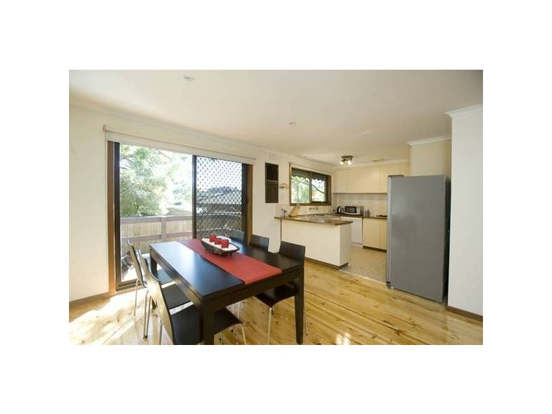 6 Portland Place, Endeavour Hills VIC 3802