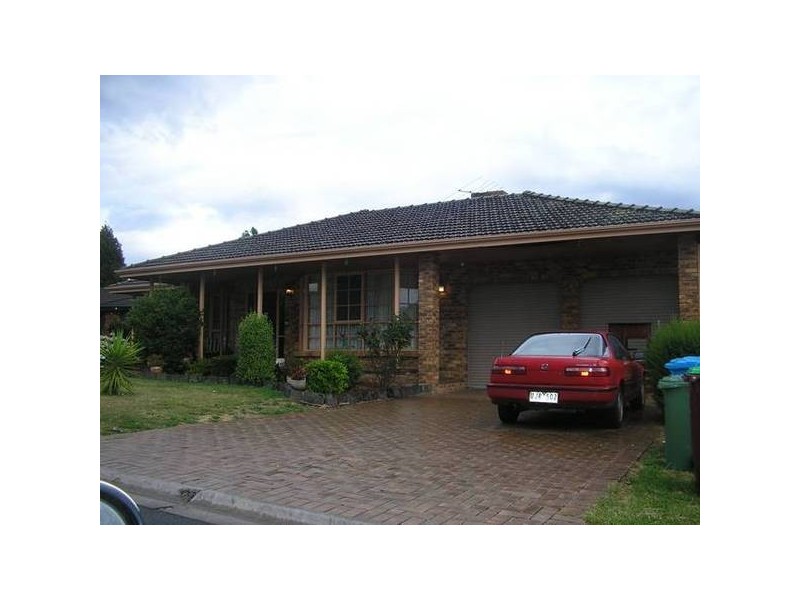 76 SHETLAND STREET, Endeavour Hills VIC 3802