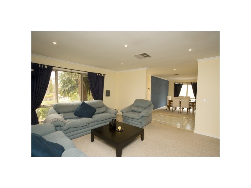 4 Terara Court, Endeavour Hills VIC 3802