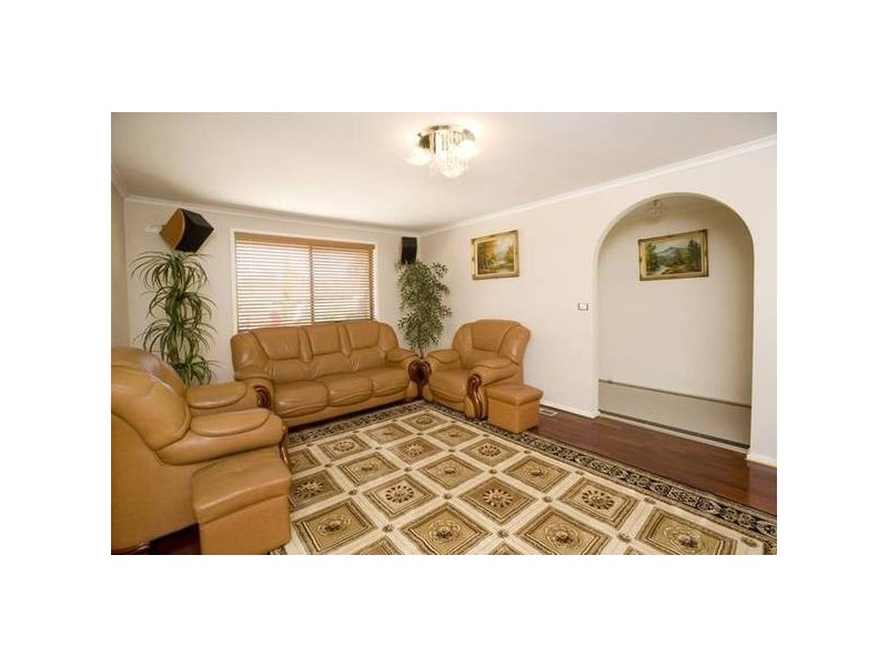 15 Lochalsh Court, Endeavour Hills VIC 3802