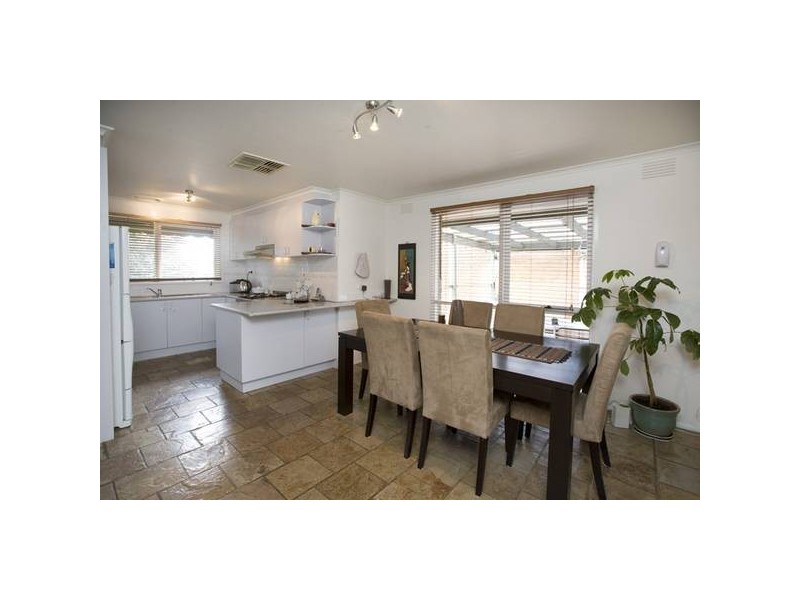 58 Crossdale Rise, Endeavour Hills VIC 3802