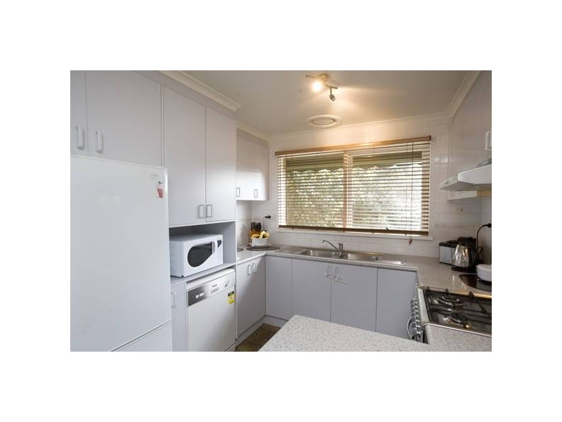 58 Crossdale Rise, Endeavour Hills VIC 3802