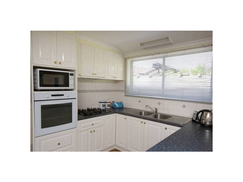 12 James Cook Drive, Endeavour Hills VIC 3802