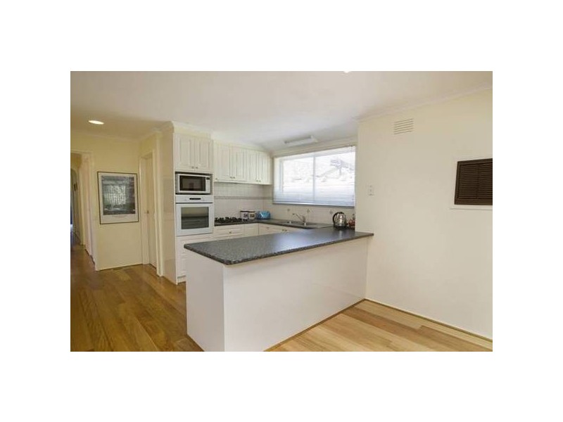 12 James Cook Drive, Endeavour Hills VIC 3802