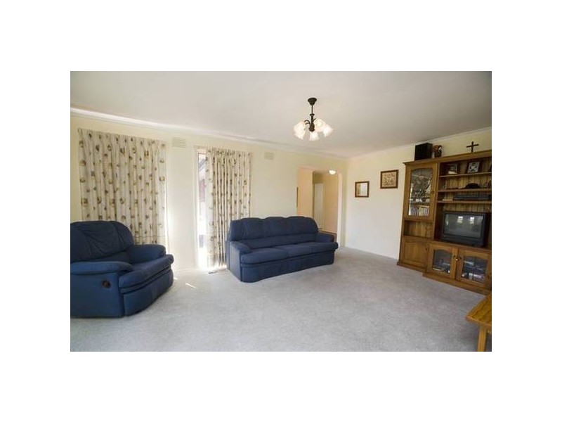 12 James Cook Drive, Endeavour Hills VIC 3802