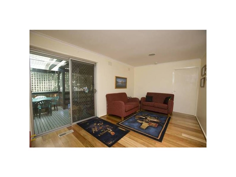 12 James Cook Drive, Endeavour Hills VIC 3802