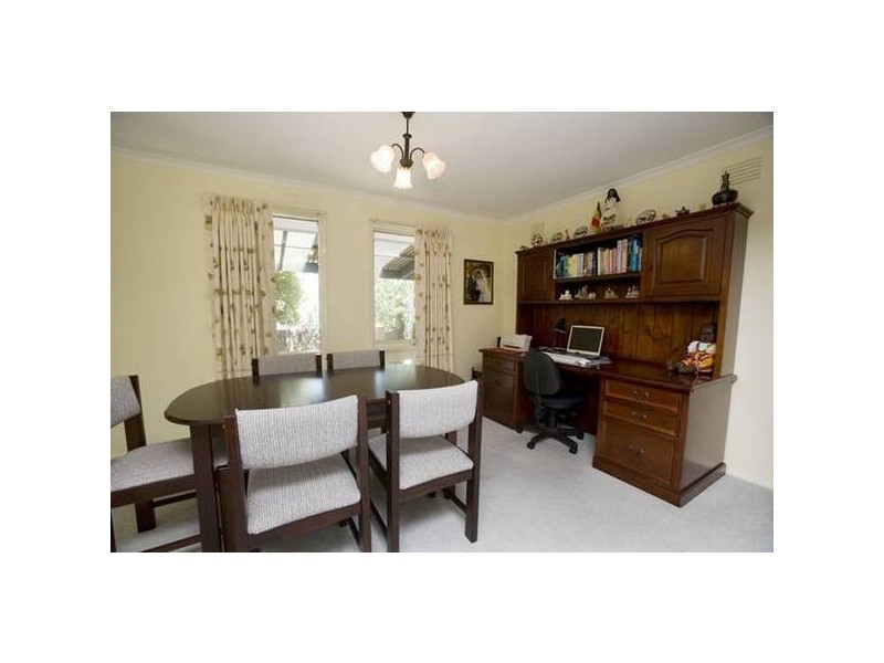 12 James Cook Drive, Endeavour Hills VIC 3802