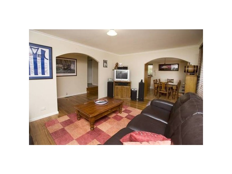 6 Paul Court, Endeavour Hills VIC 3802