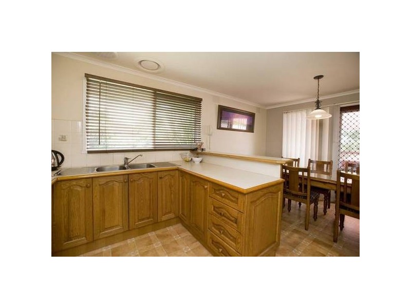 6 Paul Court, Endeavour Hills VIC 3802