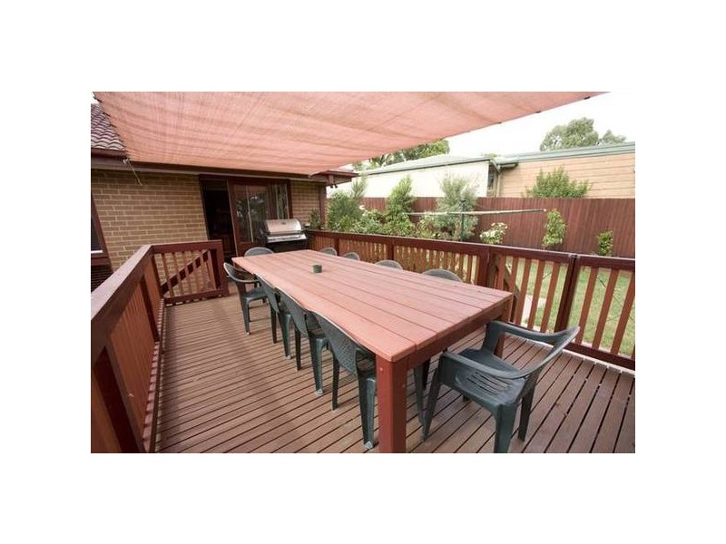 6 Paul Court, Endeavour Hills VIC 3802