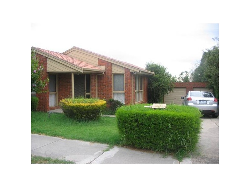 124 Gleneagles Drive, Endeavour Hills VIC 3802