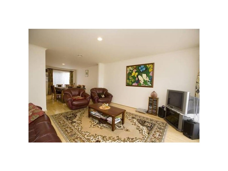 19/8 Monteith Crescent, Endeavour Hills VIC 3802