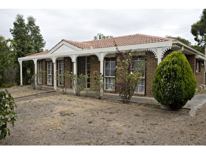 13 Dampier Court, Endeavour Hills VIC 3802