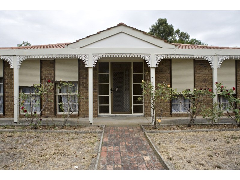 13 Dampier Court, Endeavour Hills VIC 3802