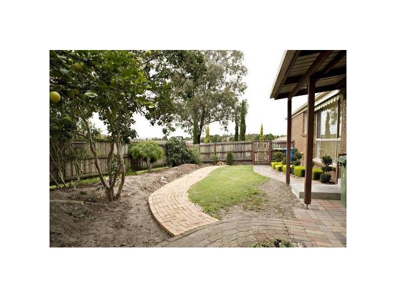 29 Verona Drive, Hampton Park VIC 3976
