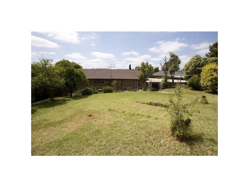 12 Calrossie Close, Endeavour Hills VIC 3802