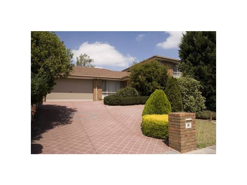 85 Kennington Park Drive, Endeavour Hills VIC 3802
