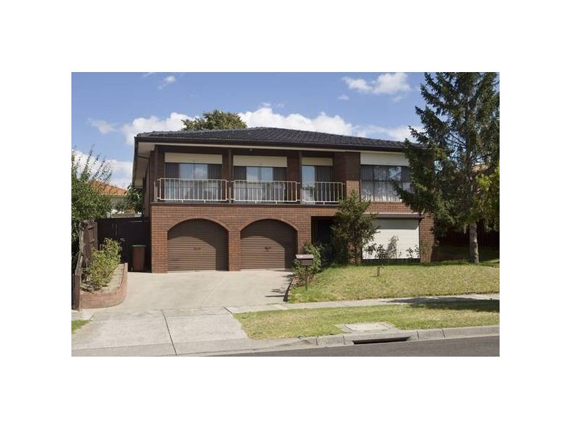 18 Endeavour Crescent, Endeavour Hills VIC 3802