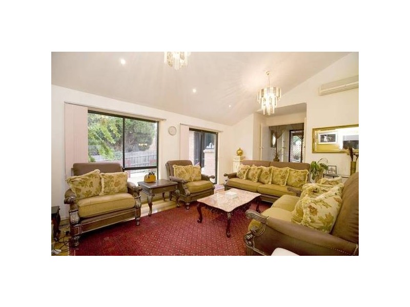 17 Georgette Crescent, Endeavour Hills VIC 3802