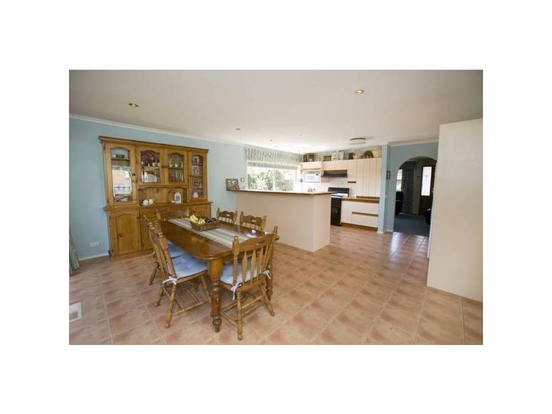 15 Buckland Court, Endeavour Hills VIC 3802