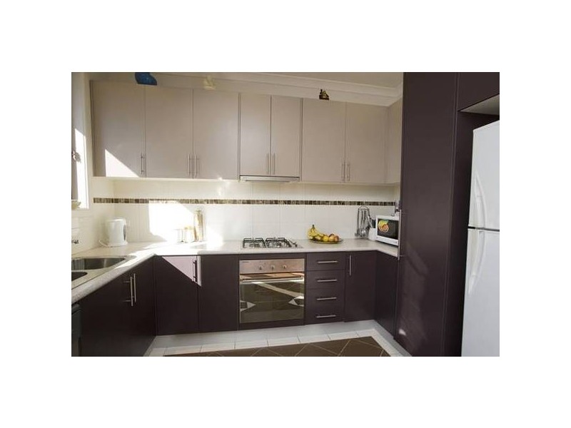 2/12 Clydebank Avenue, Endeavour Hills VIC 3802