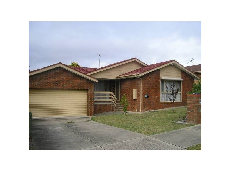 304 JAMES COOK DRIVE, Endeavour Hills VIC 3802