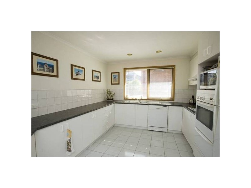 13 Pinto Court, Endeavour Hills VIC 3802