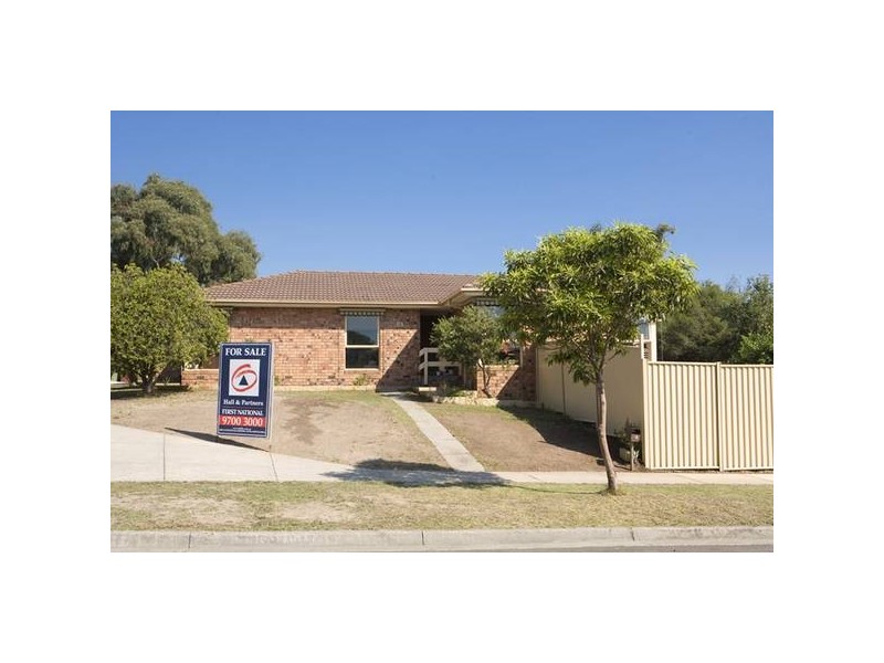 18 Nareen Avenue, Endeavour Hills VIC 3802