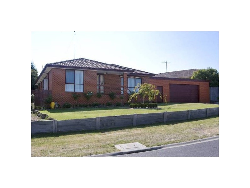 4 Skye Crescent, Endeavour Hills VIC 3802