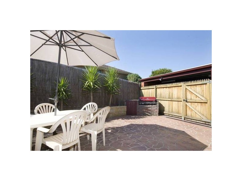 4 Skye Crescent, Endeavour Hills VIC 3802
