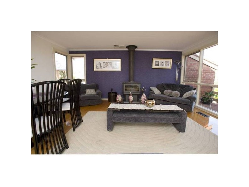 30 Cunningham Drive, Endeavour Hills VIC 3802