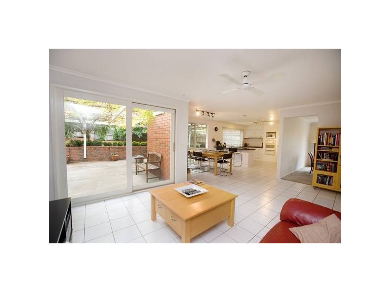23 Maryrose Crescent, Endeavour Hills VIC 3802