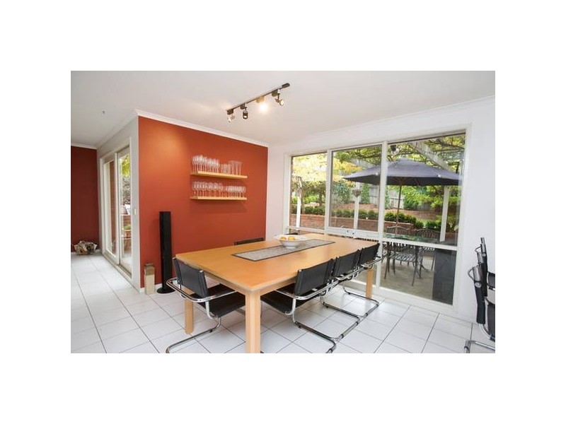 23 Maryrose Crescent, Endeavour Hills VIC 3802