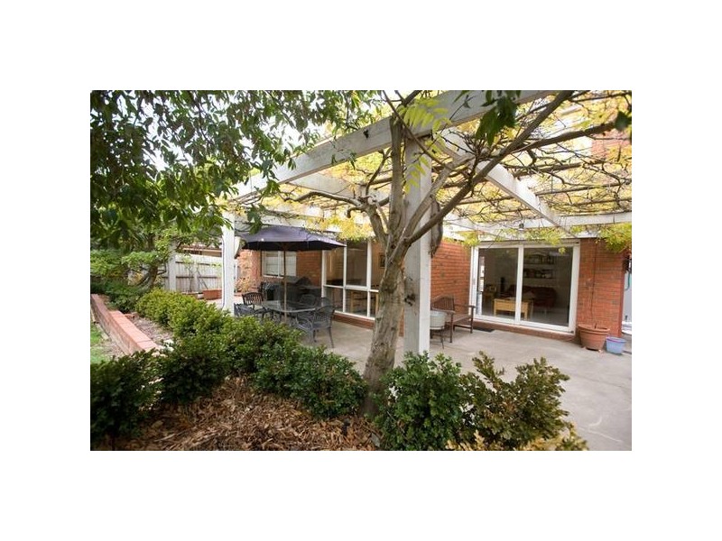 23 Maryrose Crescent, Endeavour Hills VIC 3802