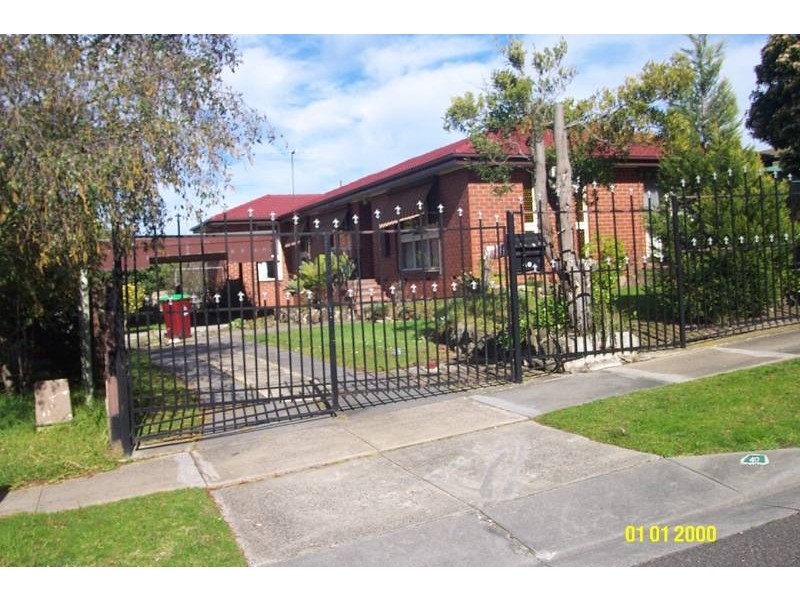 40 Ravenhill Cresent, Endeavour Hills VIC 3802