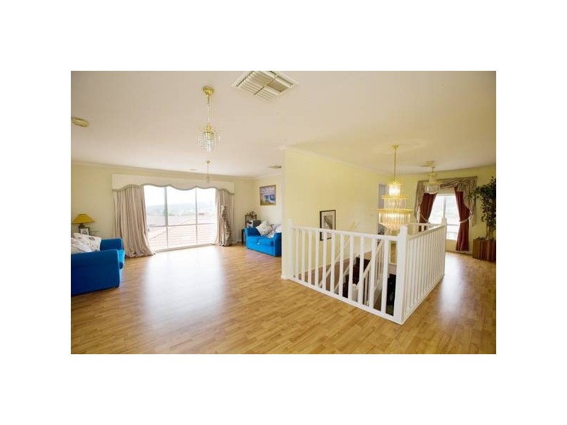 11 Janmara Court, Endeavour Hills VIC 3802