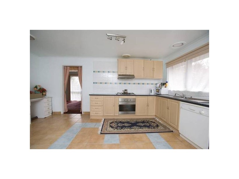 17 Stephens Close, Endeavour Hills VIC 3802