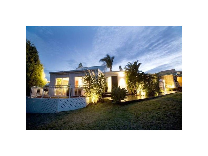 19 Maryrose Crescent, Endeavour Hills VIC 3802